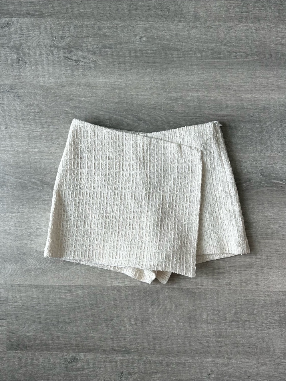 Zara Textured White Women’s Wrap-Front Skort